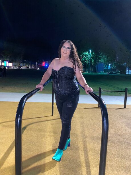 Naakte gelekte OnlyFans-foto van Peaches