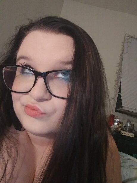 Naakte gelekte OnlyFans-foto van Melody Brimhall