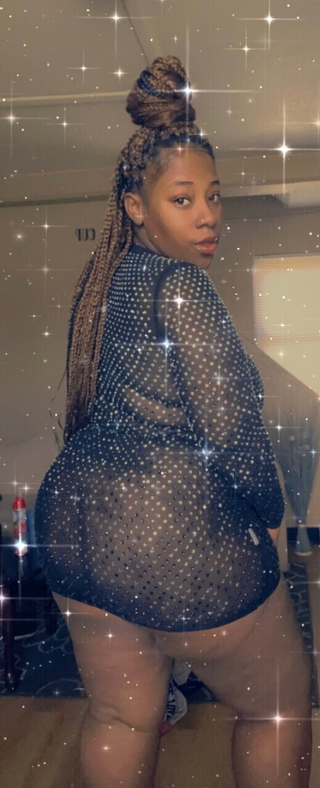 Naakte gelekte OnlyFans-foto van Blkbonnie