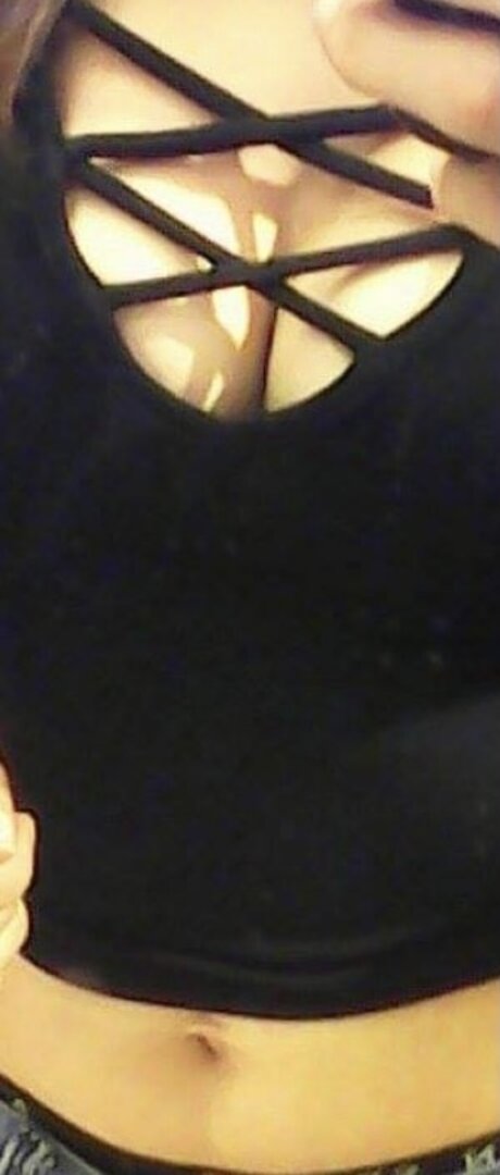 Naakte gelekte OnlyFans-foto van Elizabeth