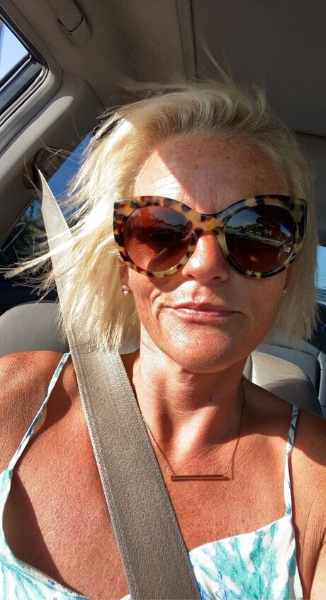 Naakte gelekte OnlyFans-foto van Natalie