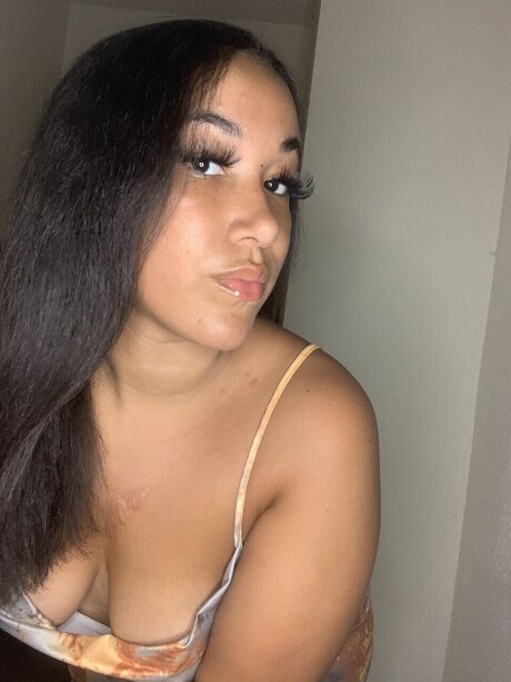Naakte gelekte OnlyFans-foto van Goddess Onabella