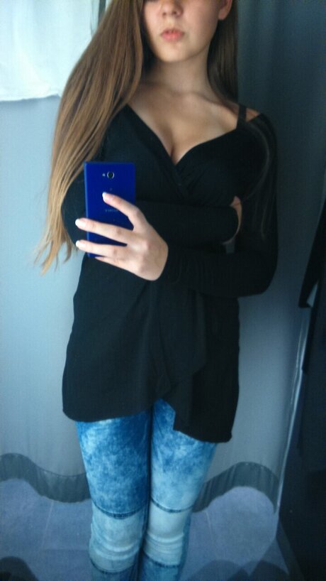 Naakte gelekte OnlyFans-foto van Bluemantra