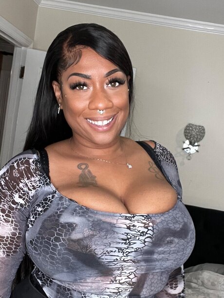Naakte gelekte OnlyFans-foto van Jada