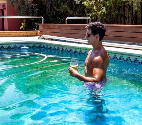 Naakte gelekte OnlyFans-foto van Manuel Arenas