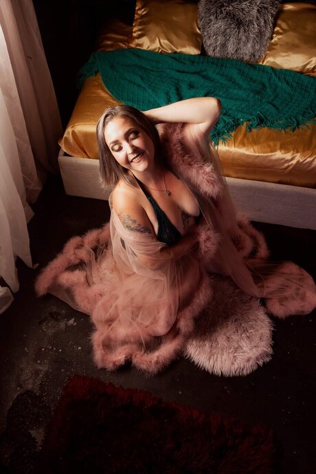 Naakte gelekte OnlyFans-foto van Misty Hill