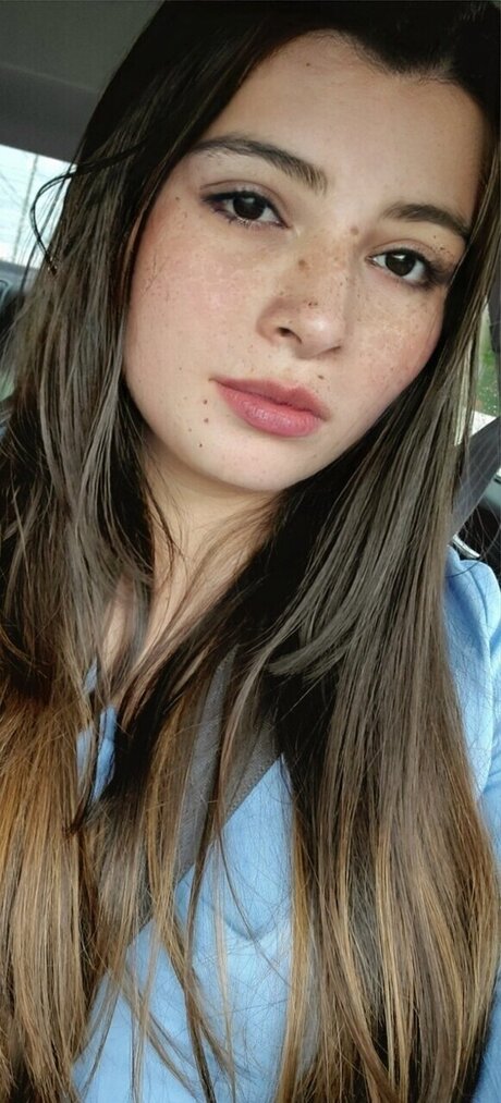 Naakte gelekte OnlyFans-foto van Kitten Match