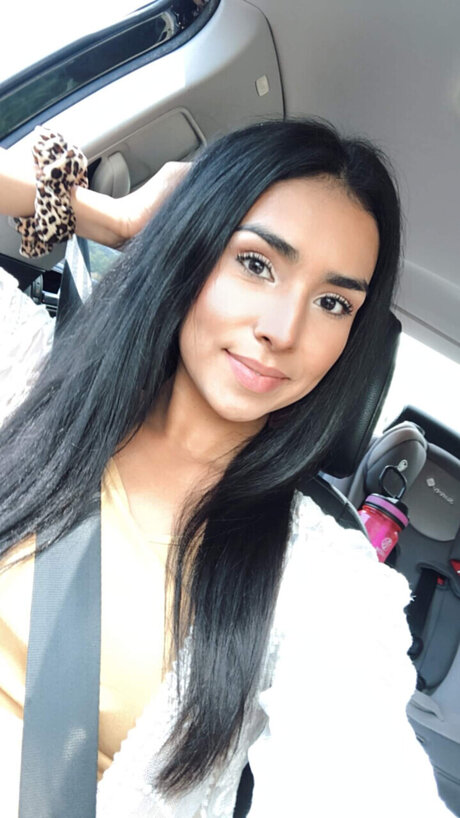 Naakte gelekte OnlyFans-foto van Jade
