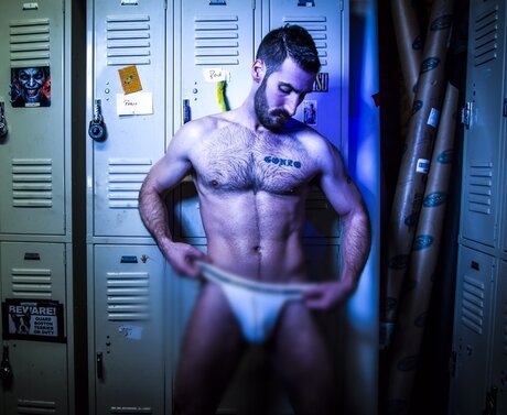 Naakte gelekte OnlyFans-foto van Gonzo2880