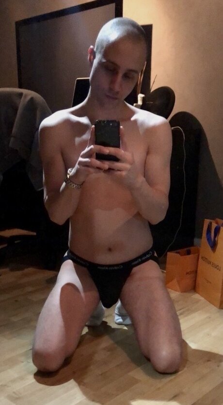 Naakte gelekte OnlyFans-foto van Itisiforsure