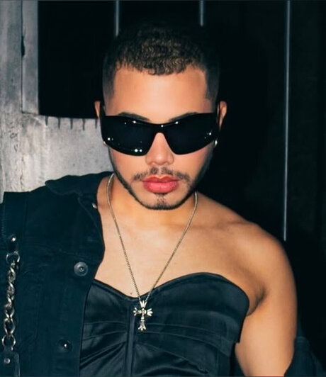 Naakte gelekte OnlyFans-foto van Gustavo Malkia