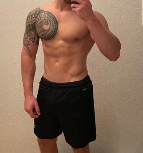 Naakte gelekte OnlyFans-foto van Bradman