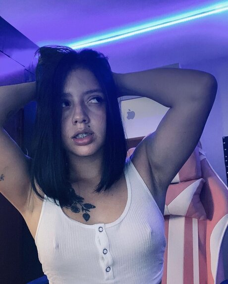 Naakte gelekte OnlyFans-foto van Marian