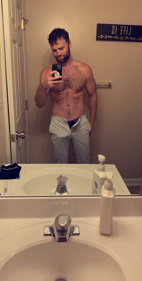 Naakte gelekte OnlyFans-foto van Jwicksdick