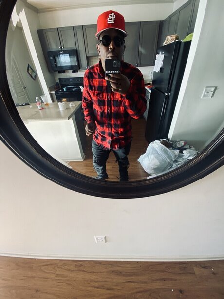Naakte gelekte OnlyFans-foto van Dabiggestdaddy