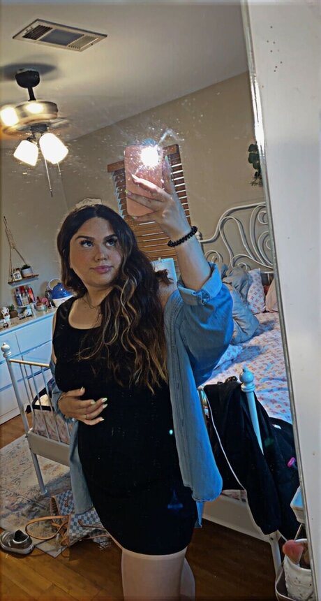 Naakte gelekte OnlyFans-foto van Abby 
