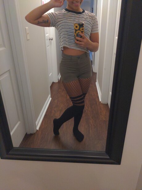 Naakte gelekte OnlyFans-foto van Roxanna
