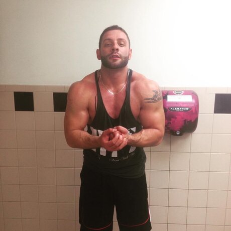 Naakte gelekte OnlyFans-foto van Itallianstallion