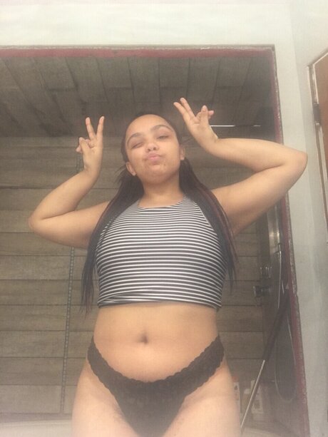 Naakte gelekte OnlyFans-foto van Nateyla