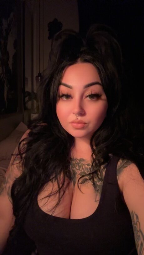 Naakte gelekte OnlyFans-foto van Rose