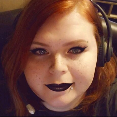 Naakte gelekte OnlyFans-foto van Lilli