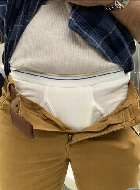 Naakte gelekte OnlyFans-foto van Jockstrapsandbriefs
