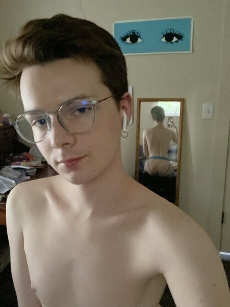 Naakte gelekte OnlyFans-foto van Cerubia