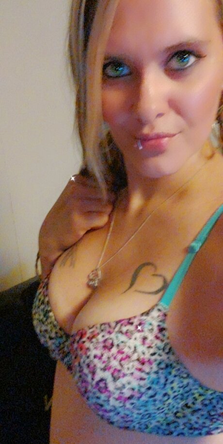 Naakte gelekte OnlyFans-foto van Garvs Girl