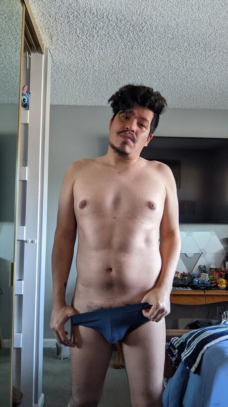 Naakte gelekte OnlyFans-foto van Ramen