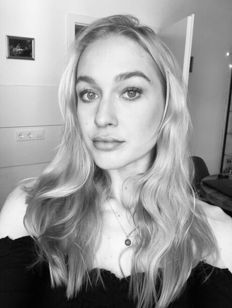 Naakte gelekte OnlyFans-foto van Svenjavonwrese