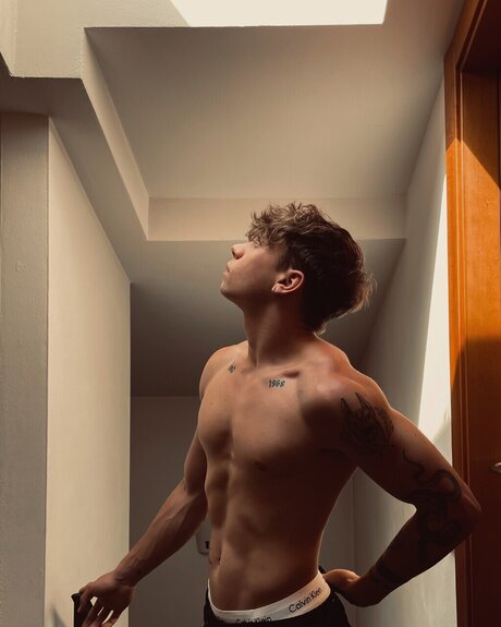Naakte gelekte OnlyFans-foto van Gabriele