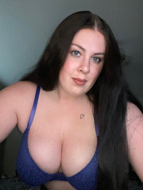 Naakte gelekte OnlyFans-foto van Sugar Dust