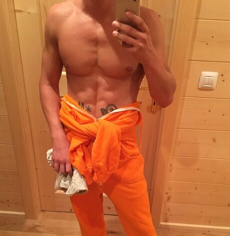 Naakte gelekte OnlyFans-foto van Matt