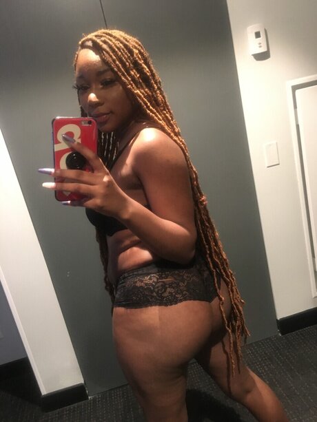 Naakte gelekte OnlyFans-foto van Candy20000