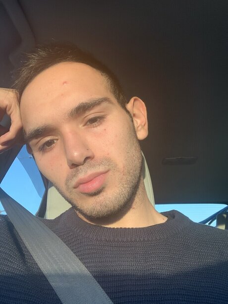 Naakte gelekte OnlyFans-foto van Marc