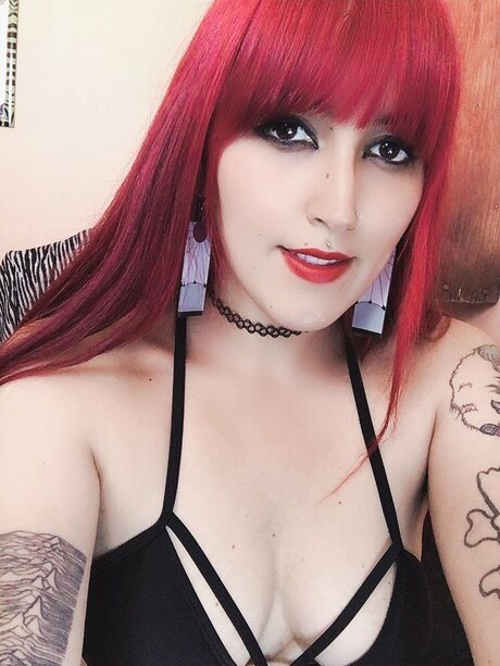 Naakte gelekte OnlyFans-foto van Cerisehood