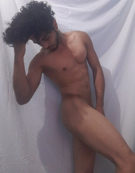 Naakte gelekte OnlyFans-foto van Weverton Geniur