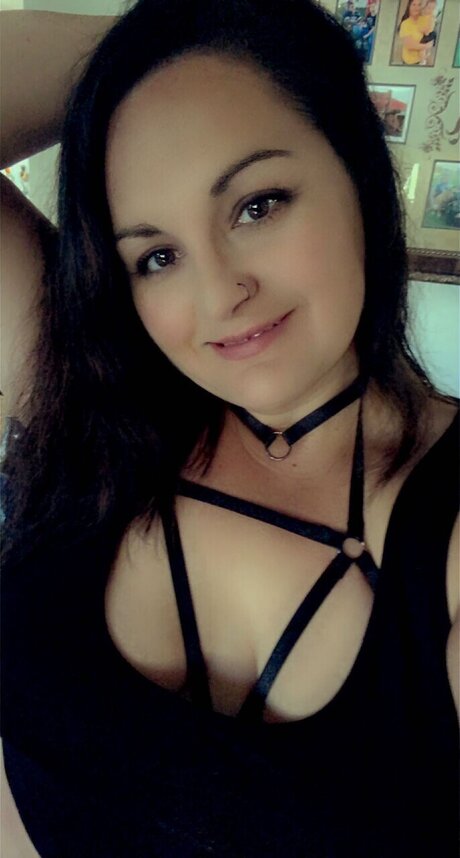 Naakte gelekte OnlyFans-foto van Kinkycora