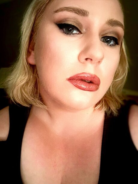 Naakte gelekte OnlyFans-foto van Nicole