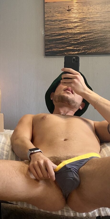 Naakte gelekte OnlyFans-foto van Jakob