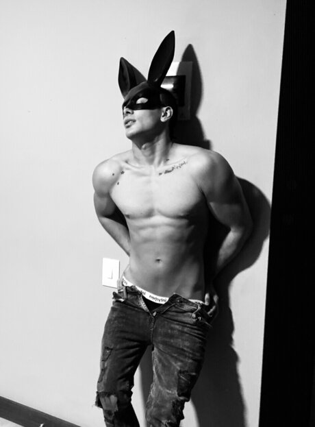 Naakte gelekte OnlyFans-foto van David Salazar