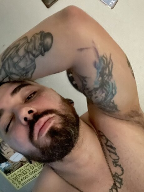 Naakte gelekte OnlyFans-foto van Salem D