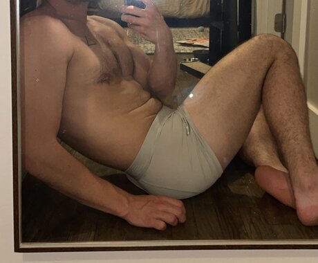 Naakte gelekte OnlyFans-foto van Brooklynboy