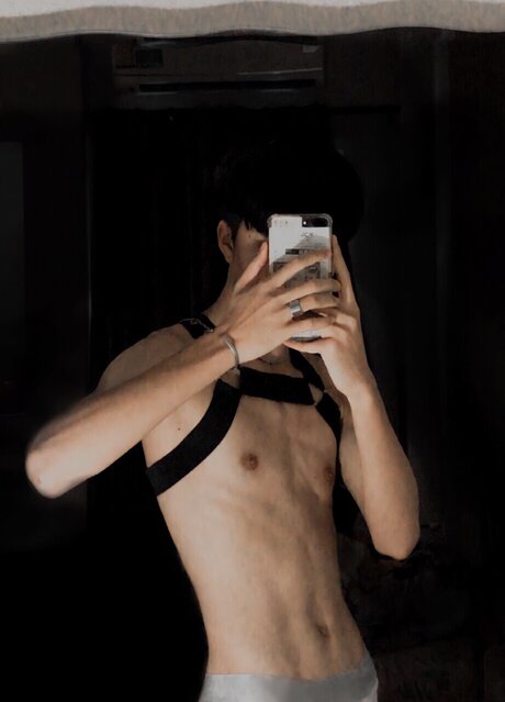 Naakte gelekte OnlyFans-foto van Marklp