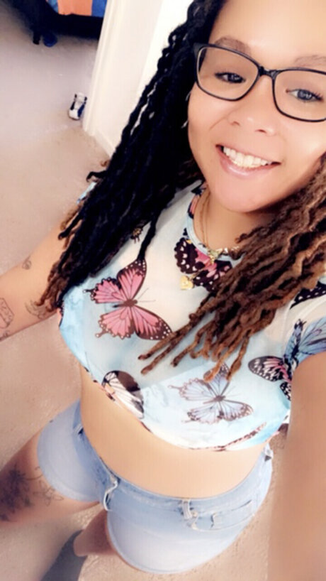Naakte gelekte OnlyFans-foto van Jasmine Dill