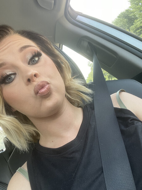 Naakte gelekte OnlyFans-foto van Tessy