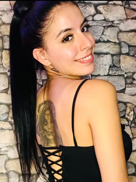 Naakte gelekte OnlyFans-foto van   