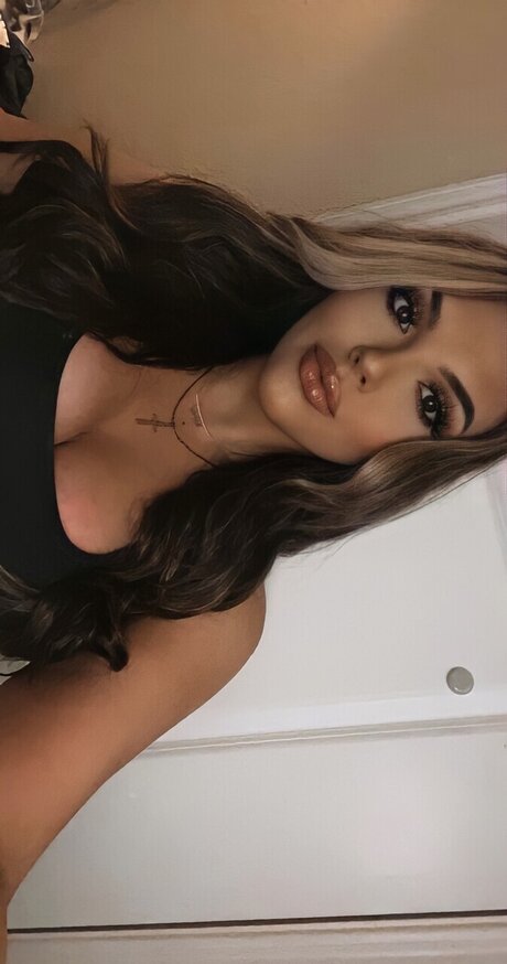 Naakte gelekte OnlyFans-foto van Bailey