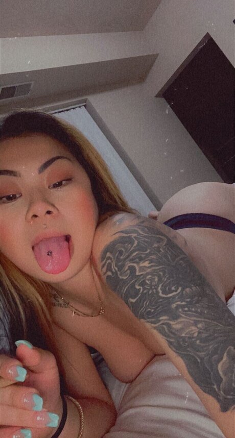 Naakte gelekte OnlyFans-foto van Honaayy
