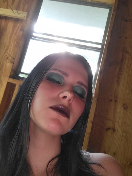 Naakte gelekte OnlyFans-foto van Miah Fairbanks